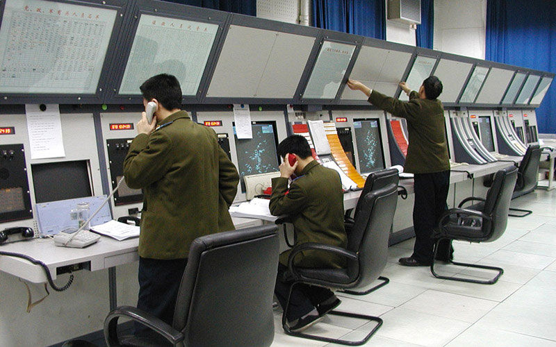 某機(jī)場(chǎng)作戰(zhàn)值班室控制臺(tái)圖片