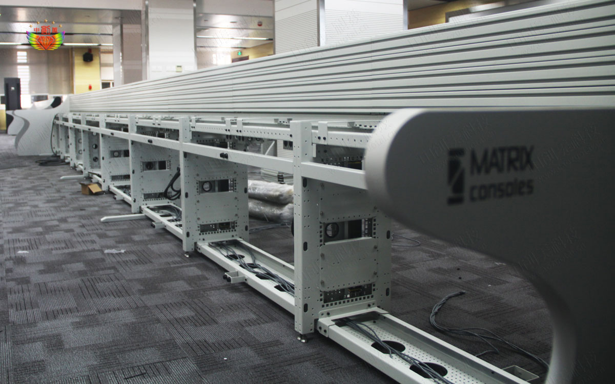 監(jiān)控操作臺內部圖片